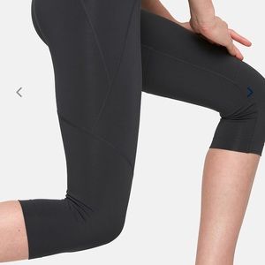 Outdoor voices Kneecap Legging size medium NWT